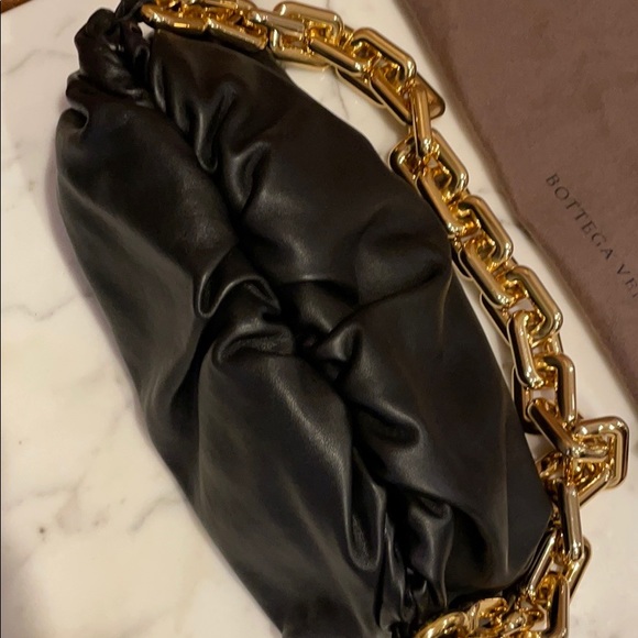 BOTTEGA VENETA The Chain Pouch gathered leather clutch - Picture 4 of 14